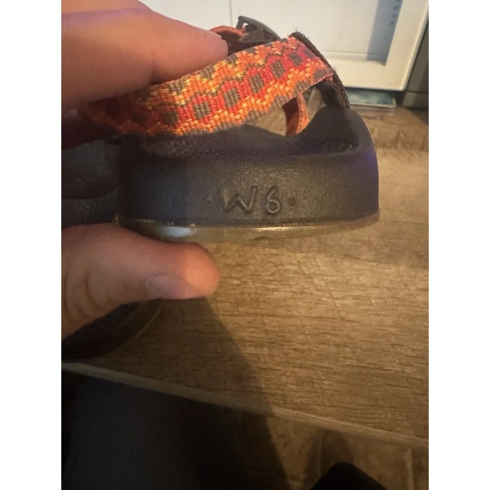 Chaco Adjustable Straps Women's Size 6 Classic Sandals Orange Hiking